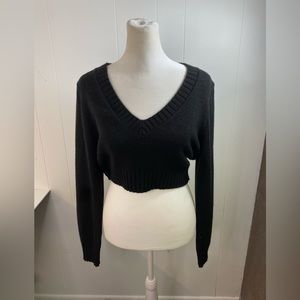 DIVIDED WOMENS BLACK CROPPED V-NECK SWEATER